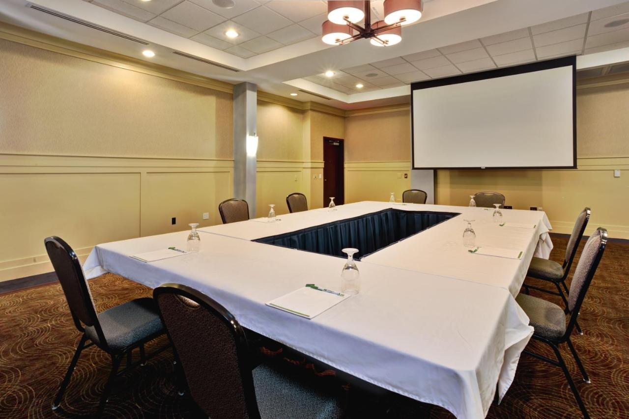 Holiday Inn Detroit Metro Airport By Ihg Romulus Exterior photo